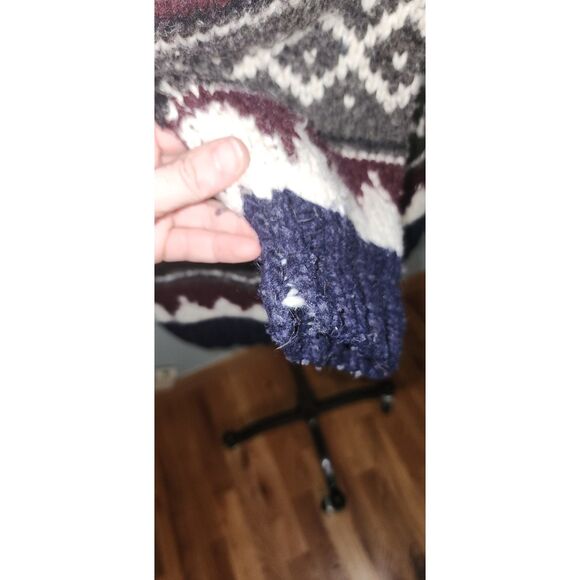 Vintage Ecuador Handmade Chunky Cable Knit Sweater - Picture 6 of 15